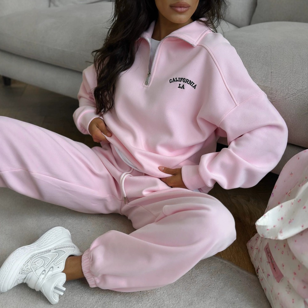 Embroidery - Sportieve stijl hoodie met geborduurde letters,
